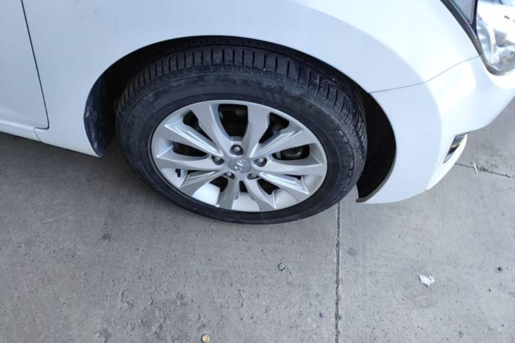Used Hyundai Elantra (5th Generation / Langdong) 2016 1.6L Automatic Prestige Model Right Front Wheel Hub