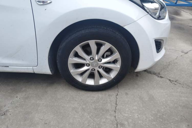 Used Hyundai Elantra (5th Generation / Langdong) 2016 1.6L Automatic Smart Version Right Front Wheel Hub
