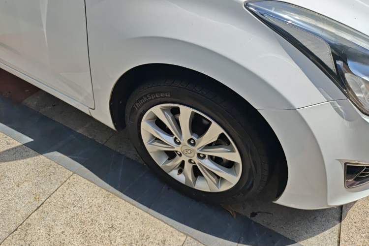 Used Hyundai Elantra (5th Generation / Langdong) 2016 1.6L Automatic Prestige Model Right Front Wheel Hub
