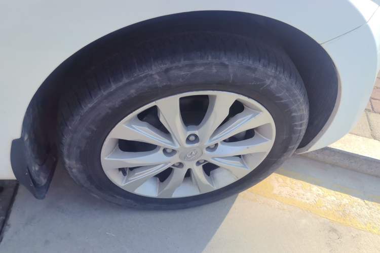 Used Hyundai Elantra (5th Generation / Langdong) 2016 1.6L Automatic Smart Version Right Front Wheel Hub
