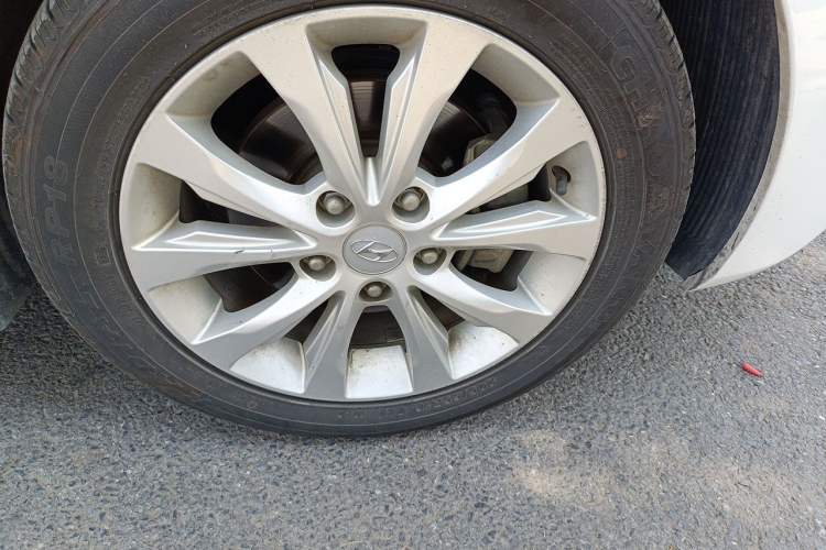 Used Hyundai Elantra (5th Generation / Langdong) 2016 1.6L Automatic Prestige Model Right Front Wheel Hub