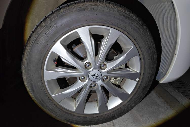 Used Hyundai Elantra (5th Generation / Langdong) 2016 1.6L Automatic Smart Version Right Front Wheel Hub