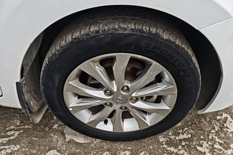 Used Hyundai Elantra (5th Generation / Langdong) 2016 1.6L Manual Luxury Model Right Front Wheel Hub