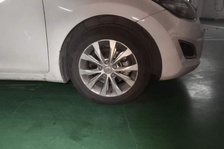 Used Hyundai Elantra (5th Generation / Langdong) 2016 1.6L Automatic Prestige Model Right Front Wheel Hub