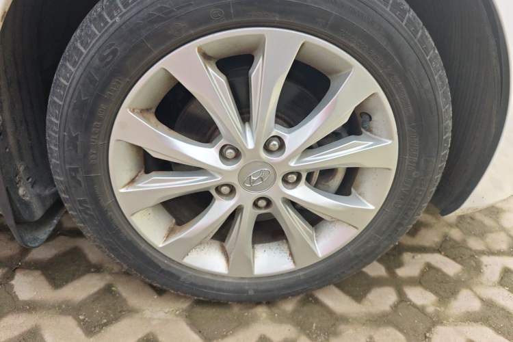 Used Hyundai Elantra (5th Generation / Langdong) 2016 1.6L Automatic Smart Version Right Front Wheel Hub