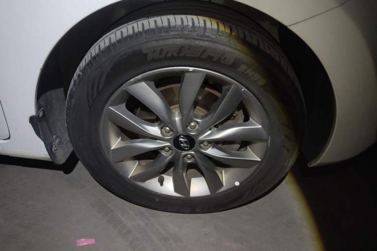 Used Hyundai Elantra (5th Generation / Langdong) 2016 1.6L Manual Fashion Edition Right Front Wheel Hub