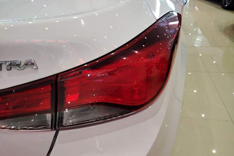 Used Hyundai Elantra (5th Generation / Langdong) 2016 1.6L Automatic Prestige Model Right Rear Taillight