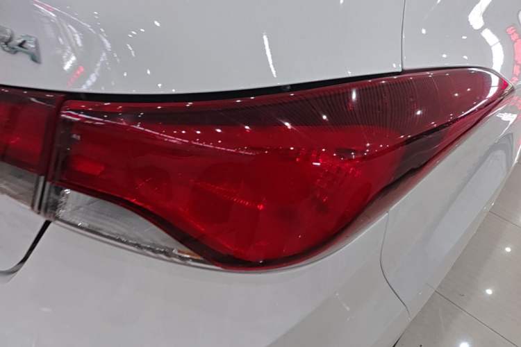 Used Hyundai Elantra (5th Generation / Langdong) 2016 1.6L Automatic Smart Version Right Rear Taillight