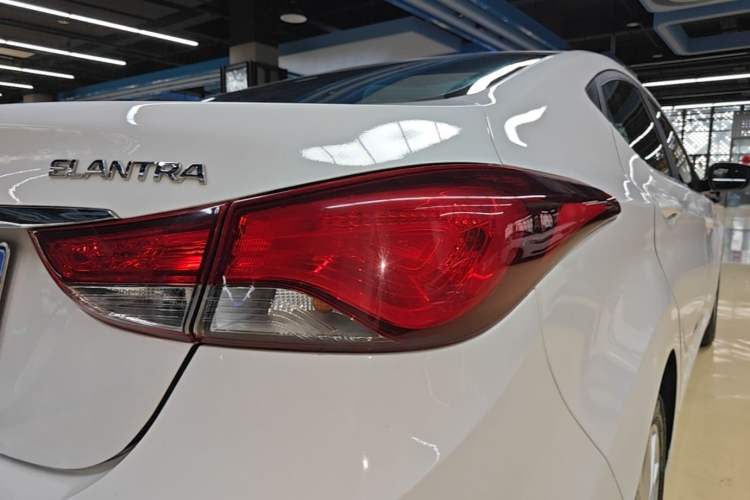Used Hyundai Elantra (5th Generation / Langdong) 2016 1.6L Automatic Smart Version Right Rear Taillight