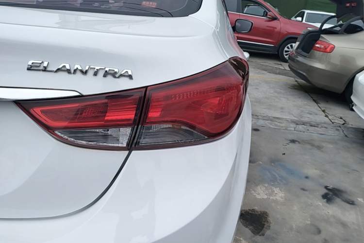 Used Hyundai Elantra (5th Generation / Langdong) 2016 1.6L Automatic Smart Version Right Rear Taillight