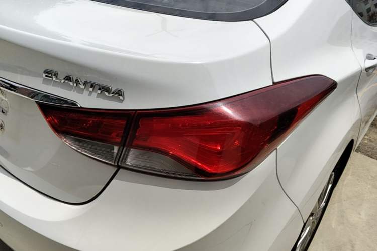 Used Hyundai Elantra (5th Generation / Langdong) 2016 1.6L Automatic Smart Version Right Rear Taillight
