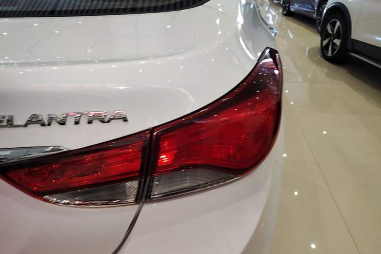 Used Hyundai Elantra (5th Generation / Langdong) 2016 1.6L Automatic Prestige Model Right Rear Taillight