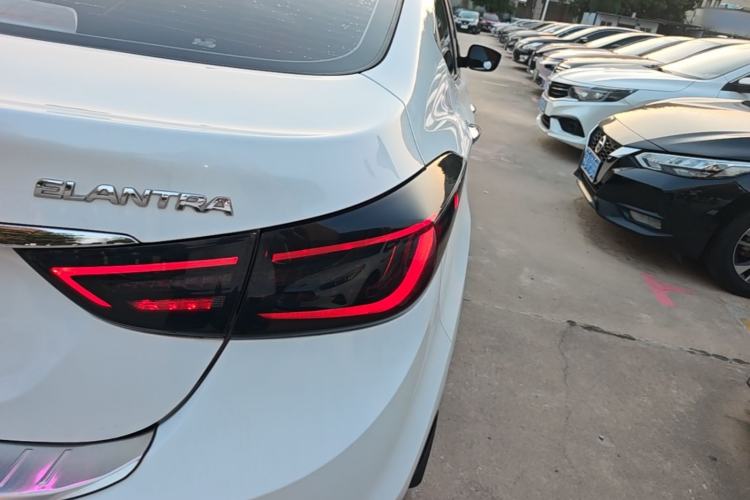 Used Hyundai Elantra (5th Generation / Langdong) 2016 1.6L Automatic Smart Version Right Rear Taillight