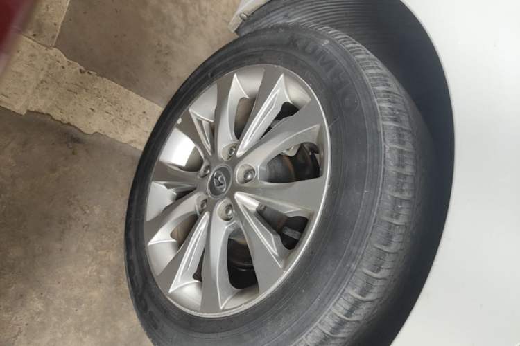 Used Hyundai Elantra (5th Generation / Langdong) 2016 1.6L Automatic Smart Version Right Rear Wheel Hub