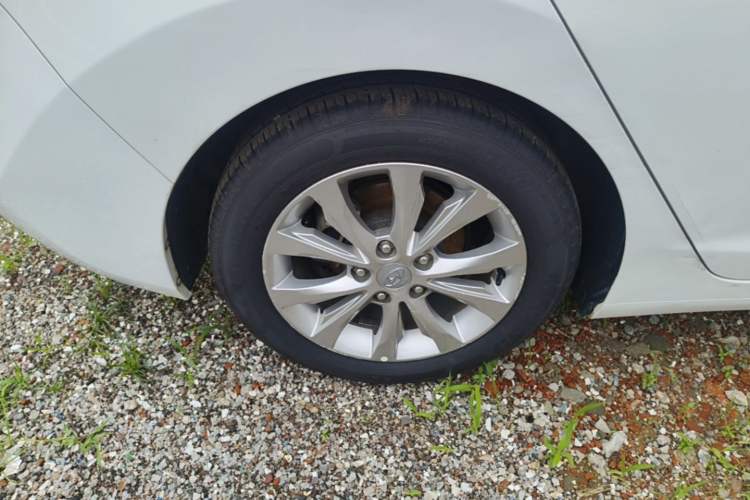 Used Hyundai Elantra (5th Generation / Langdong) 2016 1.6L Automatic Prestige Model Right Rear Wheel Hub