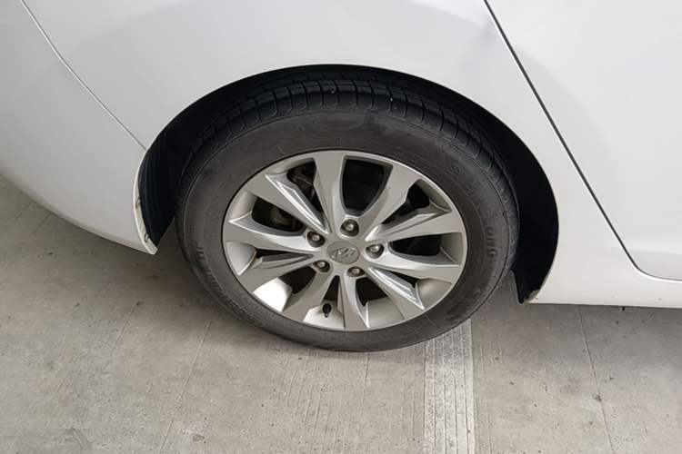 Used Hyundai Elantra (5th Generation / Langdong) 2016 1.6L Automatic Prestige Model Right Rear Wheel Hub