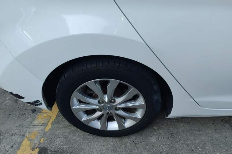 Used Hyundai Elantra (5th Generation / Langdong) 2016 1.6L Automatic Prestige Model Right Rear Wheel Hub