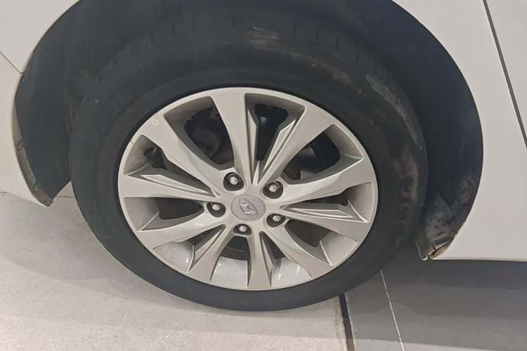 Used Hyundai Elantra (5th Generation / Langdong) 2016 1.6L Automatic Smart Version Right Rear Wheel Hub