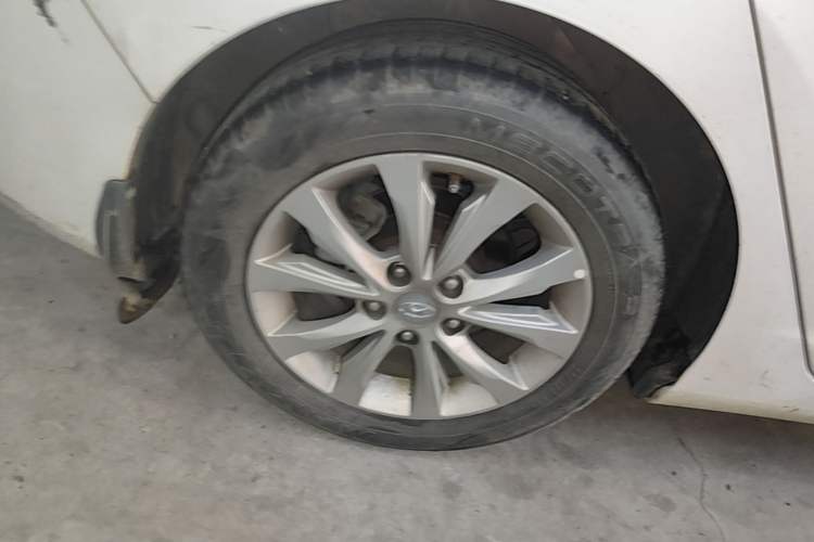 Used Hyundai Elantra (5th Generation / Langdong) 2016 1.6L Automatic Prestige Model Right Rear Wheel Hub