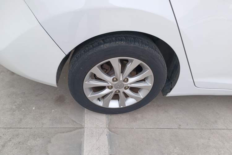 Used Hyundai Elantra (5th Generation / Langdong) 2016 1.6L Automatic Prestige Model Right Rear Wheel Hub
