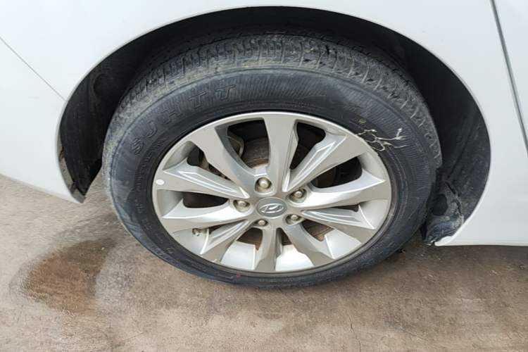 Used Hyundai Elantra (5th Generation / Langdong) 2016 1.6L Automatic Prestige Model Right Rear Wheel Hub