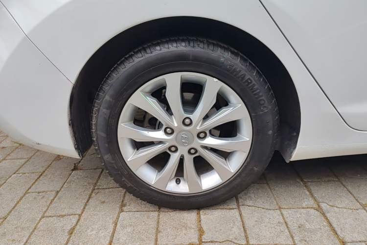 Used Hyundai Elantra (5th Generation / Langdong) 2016 1.6L Automatic Prestige Model Right Rear Wheel Hub