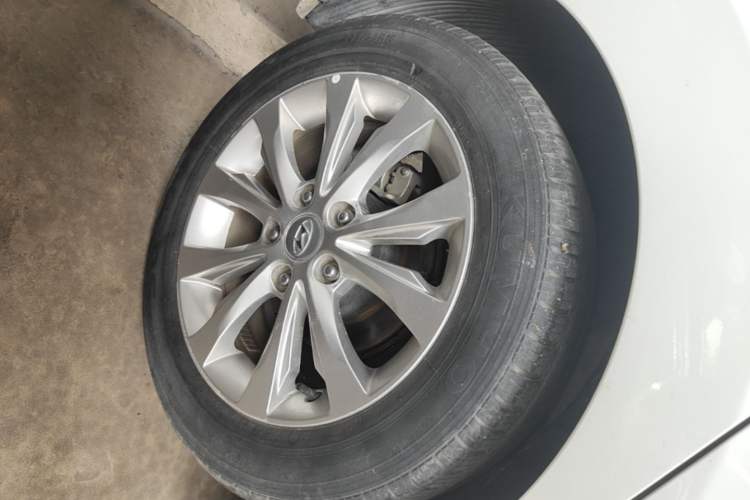 Used Hyundai Elantra (5th Generation / Langdong) 2016 1.6L Automatic Smart Version Right Rear Wheel Hub