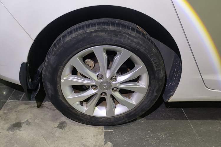 Used Hyundai Elantra (5th Generation / Langdong) 2016 1.6L Automatic Smart Version Right Rear Wheel Hub