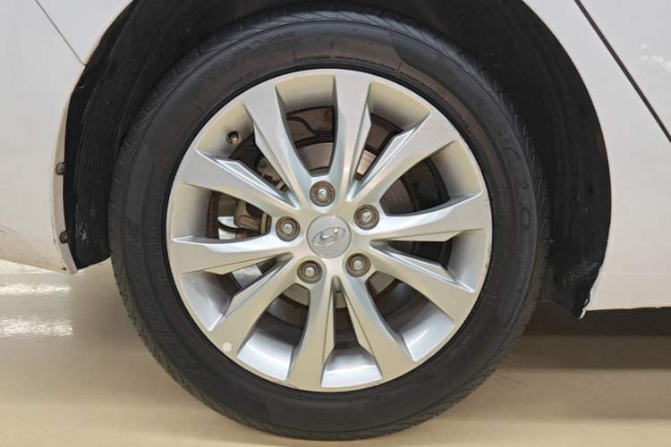 Used Hyundai Elantra (5th Generation / Langdong) 2016 1.6L Automatic Smart Version Right Rear Wheel Hub