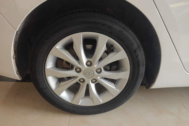 Used Hyundai Elantra (5th Generation / Langdong) 2016 1.6L Automatic Smart Version Right Rear Wheel Hub