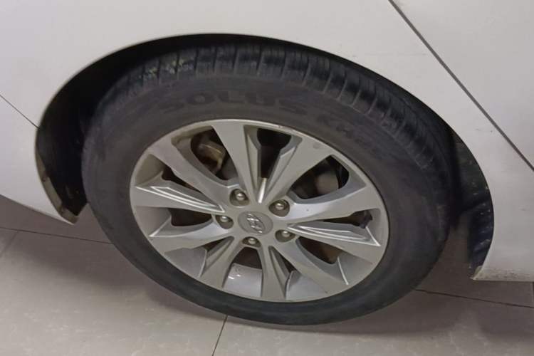Used Hyundai Elantra (5th Generation / Langdong) 2016 1.6L Automatic Prestige Model Right Rear Wheel Hub
