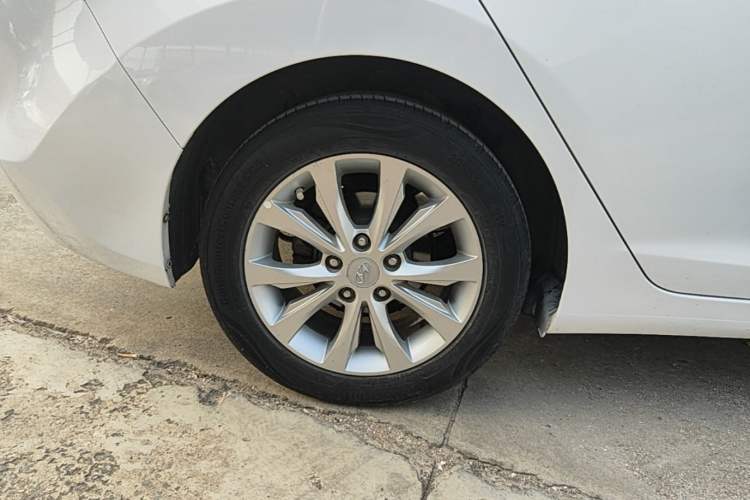 Used Hyundai Elantra (5th Generation / Langdong) 2016 1.6L Automatic Smart Version Right Rear Wheel Hub