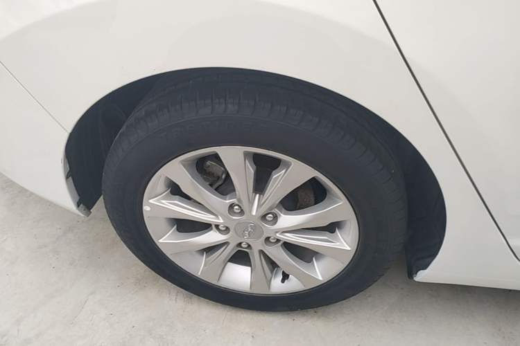 Used Hyundai Elantra (5th Generation / Langdong) 2016 1.6L Automatic Smart Version Right Rear Wheel Hub