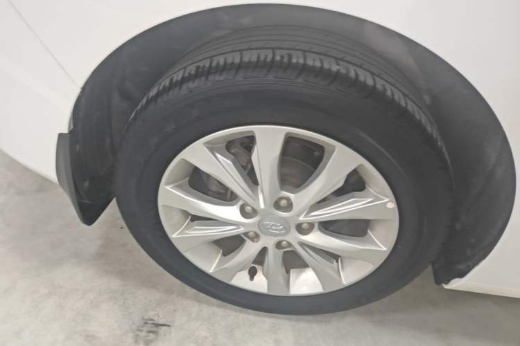Used Hyundai Elantra (5th Generation / Langdong) 2016 1.6L Automatic Smart Version Right Rear Wheel Hub