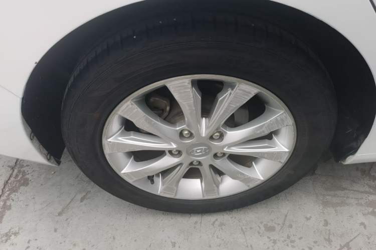 Used Hyundai Elantra (5th Generation / Langdong) 2016 1.6L Automatic Prestige Model Right Rear Wheel Hub