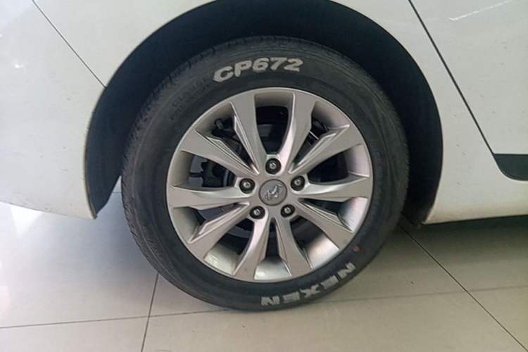 Used Hyundai Elantra (5th Generation / Langdong) 2016 1.6L Automatic Prestige Model Right Rear Wheel Hub