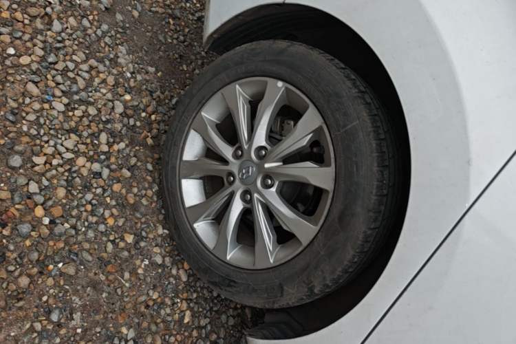 Used Hyundai Elantra (5th Generation / Langdong) 2016 1.6L Automatic Smart Version Right Rear Wheel Hub