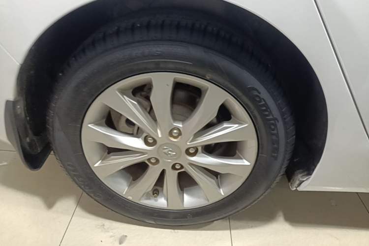 Used Hyundai Elantra (5th Generation / Langdong) 2016 1.6L Automatic Smart Version Right Rear Wheel Hub