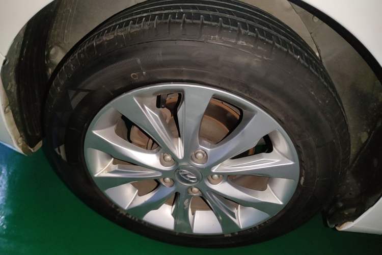 Used Hyundai Elantra (5th Generation / Langdong) 2016 1.6L Automatic Prestige Model Right Rear Wheel Hub