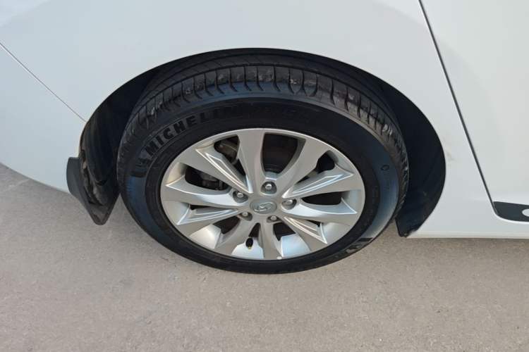 Used Hyundai Elantra (5th Generation / Langdong) 2016 1.6L Automatic Smart Version Right Rear Wheel Hub