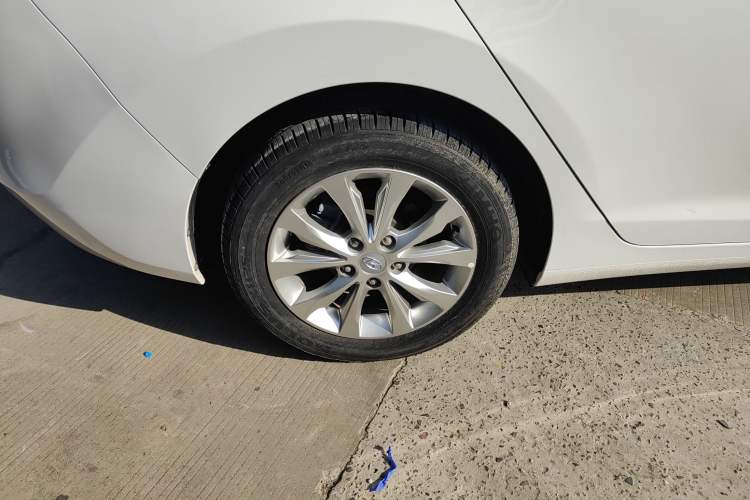 Used Hyundai Elantra (5th Generation / Langdong) 2016 1.6L Automatic Prestige Model Right Rear Wheel Hub