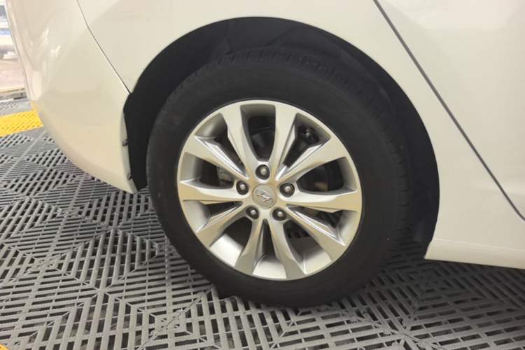Used Hyundai Elantra (5th Generation / Langdong) 2016 1.6L Automatic Smart Version Right Rear Wheel Hub