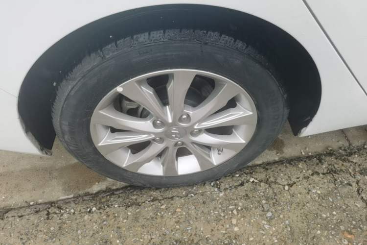 Used Hyundai Elantra (5th Generation / Langdong) 2016 1.6L Automatic Prestige Model Right Rear Wheel Hub