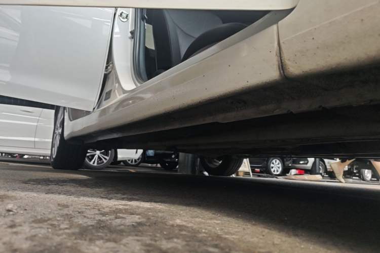 Used Hyundai Elantra (5th Generation / Langdong) 2016 1.6L Automatic Smart Version Right Side Sill