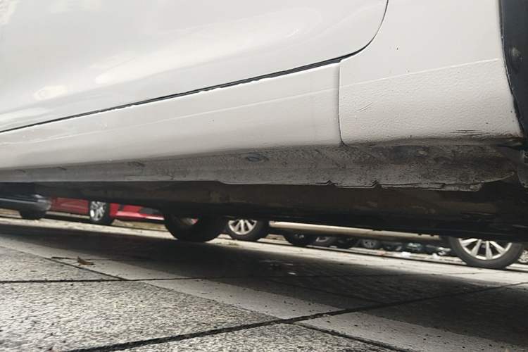 Used Hyundai Elantra (5th Generation / Langdong) 2016 1.6L Automatic Prestige Model Right Side Sill