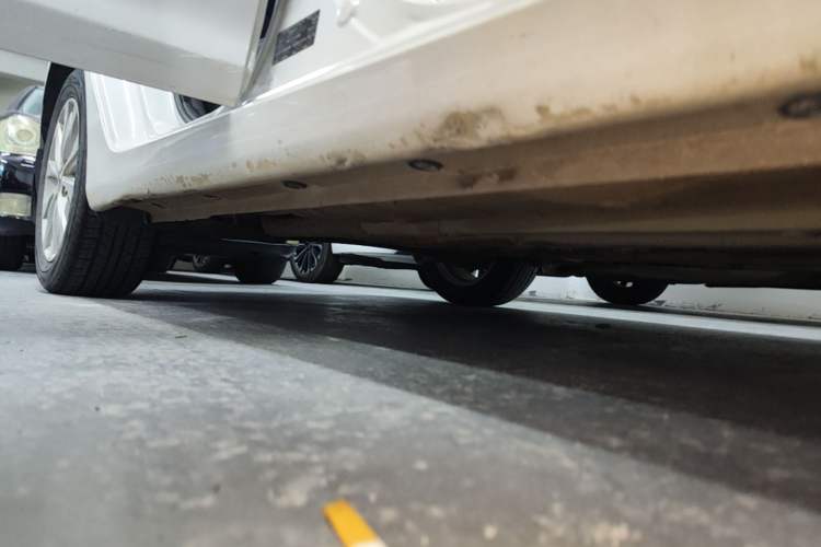 Used Hyundai Elantra (5th Generation / Langdong) 2016 1.6L Automatic Smart Version Right Side Sill