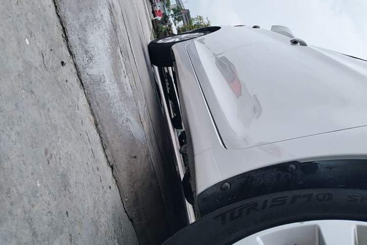 Used Hyundai Elantra (5th Generation / Langdong) 2016 1.6L Automatic Smart Version Right Side Sill