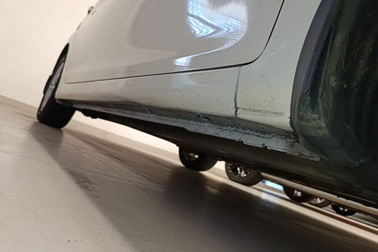 Used Hyundai Elantra (5th Generation / Langdong) 2016 1.6L Automatic Prestige Model Right Side Sill