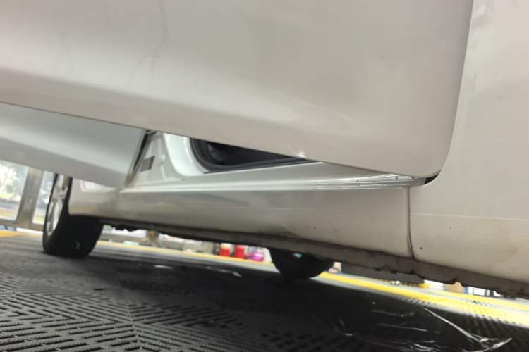 Used Hyundai Elantra (5th Generation / Langdong) 2016 1.6L Automatic Smart Version Right Side Sill