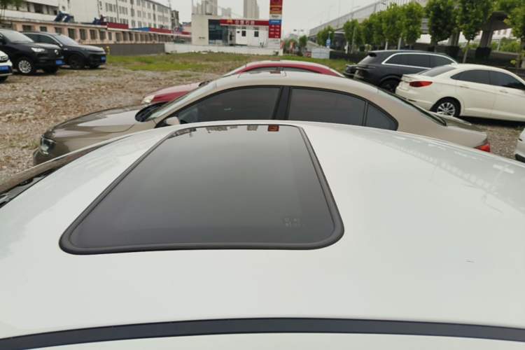 Used Hyundai Elantra (5th Generation / Langdong) 2016 1.6L Automatic Prestige Model Roof